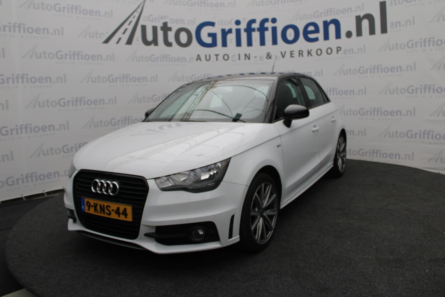 Audi A1 Sportback - 1.2 TFSI Admired keurige 5-deurs met navi - AutoWereld.nl