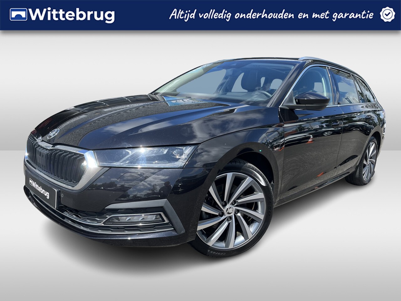 Skoda Octavia Combi - 1.4 TSI 204pk iV PHEV Business Edition DSG Automaat Panoramadak / 18" / LED / Navigatie / - AutoWereld.nl