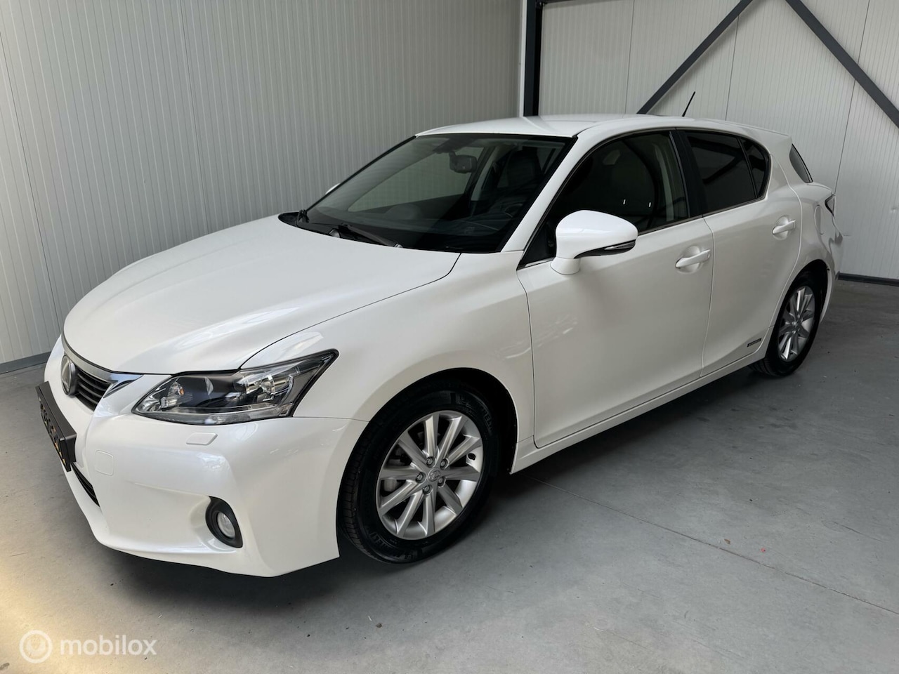 Lexus CT 200h - Business Line Dealer onderhouden - AutoWereld.nl