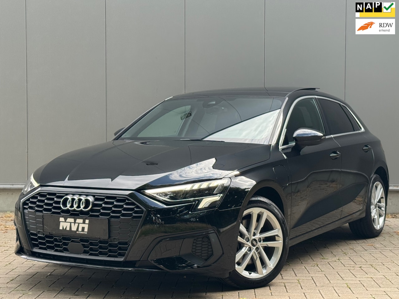 Audi A3 Sportback - 40 TFSI e S Edition - Virtual - Massage - Pano - HUD - Camera - Ambient - ACC - Full Packa - AutoWereld.nl