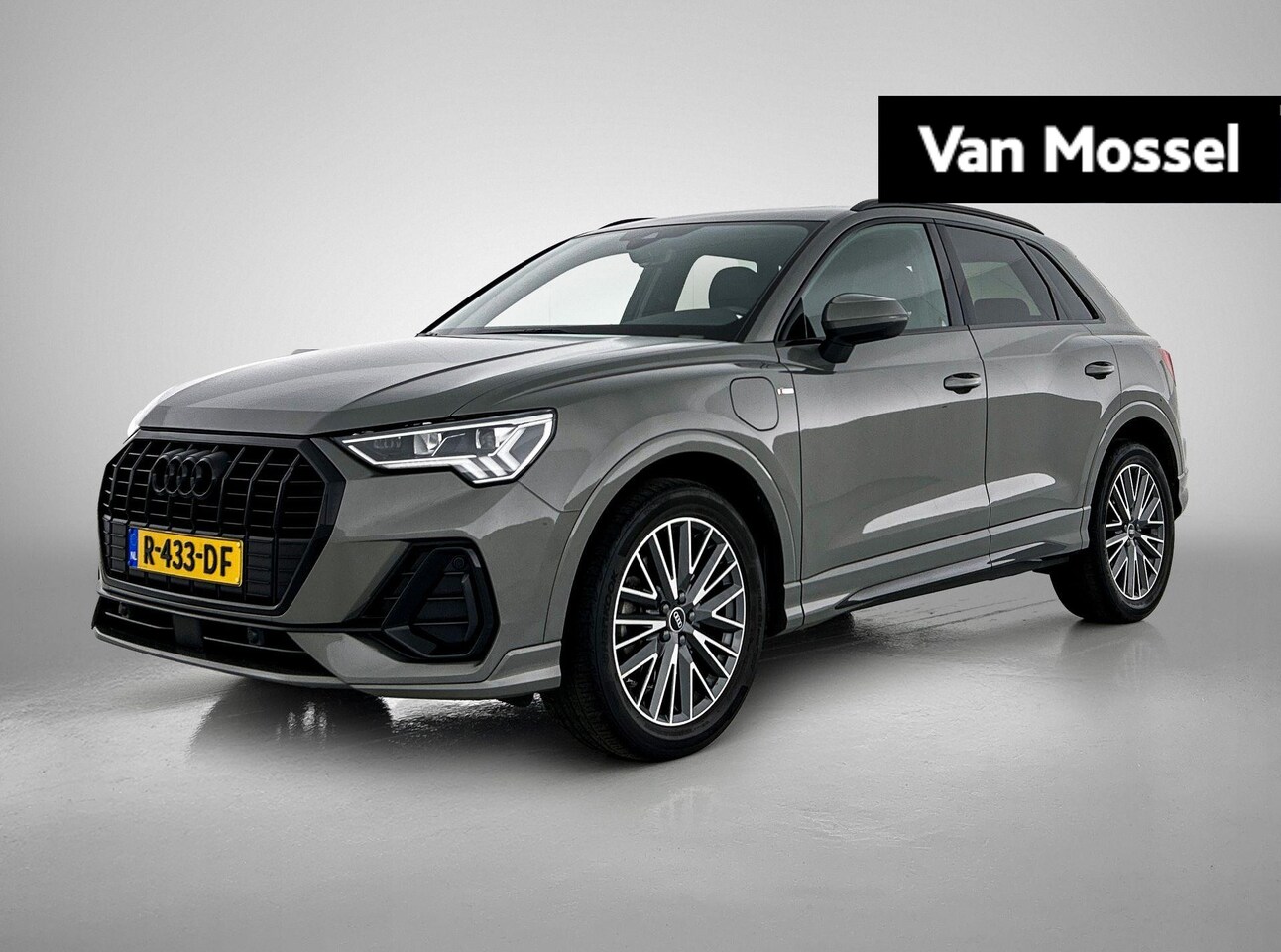 Audi Q3 - 45 TFSI e S edition Automaat | S-line | Panorama dak | Navigatie | Stoelverwarming | Cruis - AutoWereld.nl
