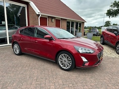 Ford Focus - 1.0 ECOBOOST TITATIUM BUSINESS 5-DRS TREKHAAK/NAVI/CRUISE