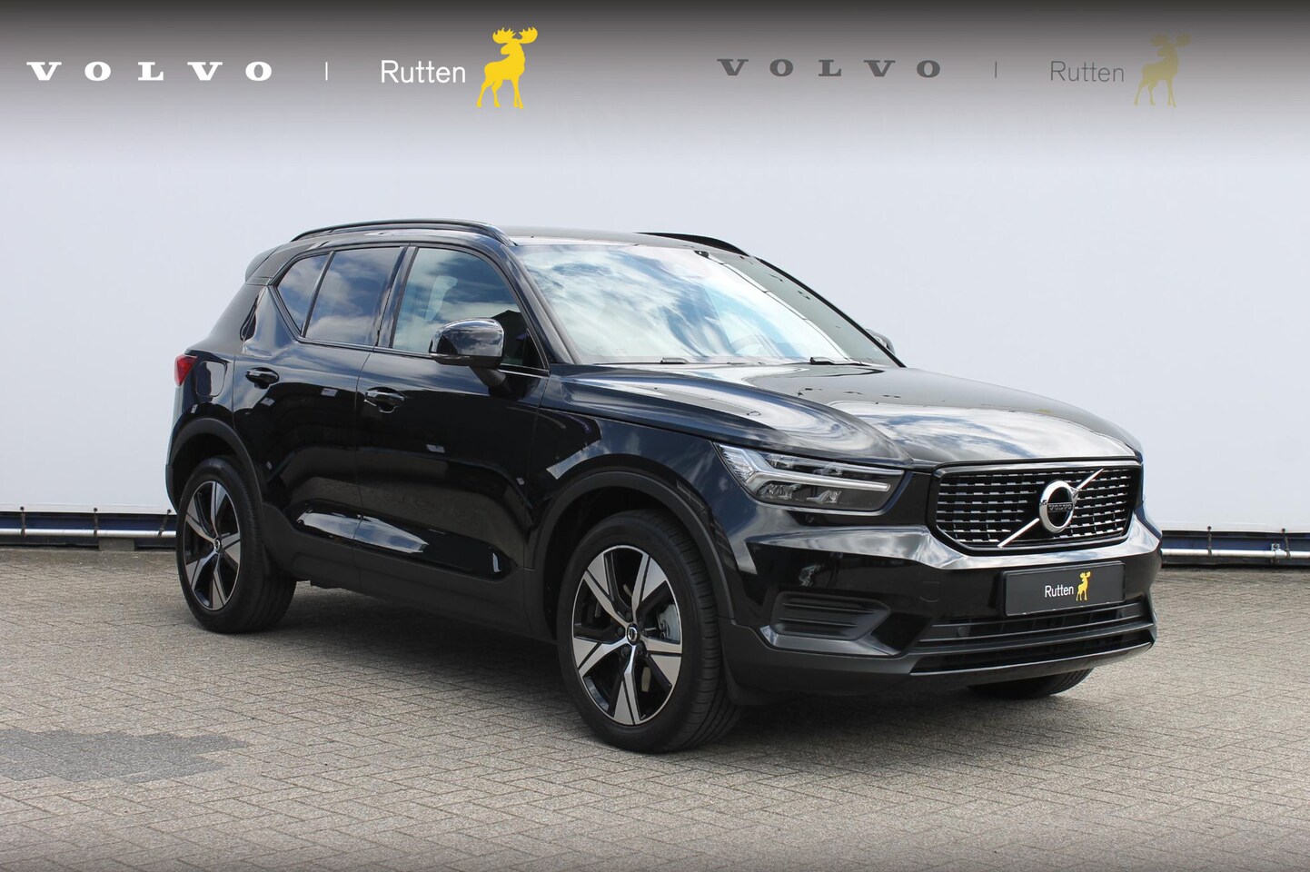 Volvo XC40 - T4 211PK Automaat Recharge R-Design Apple Carplay / Getinte ramen vanaf de B-stijl / 19" l - AutoWereld.nl