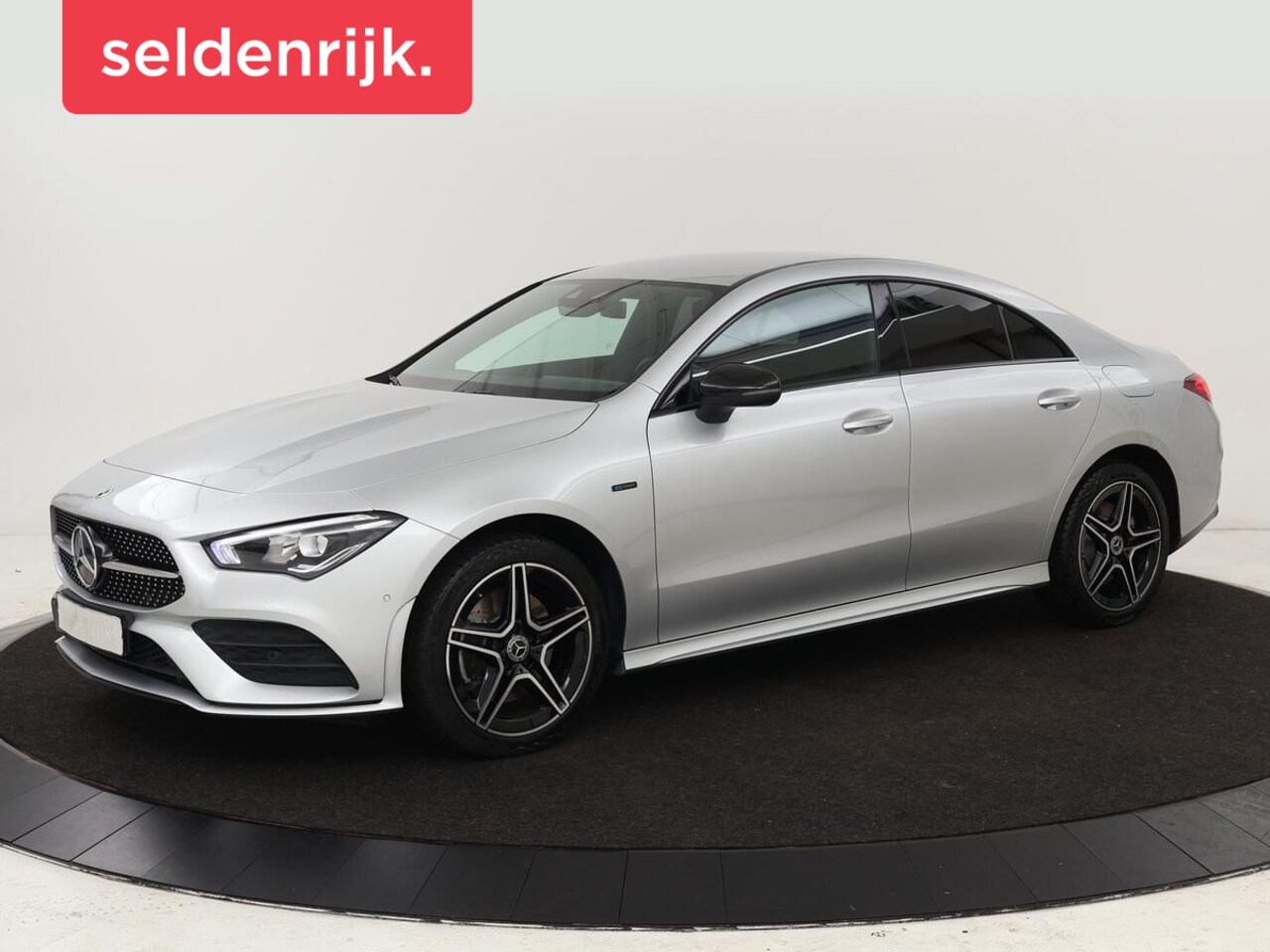 Mercedes-Benz CLA-Klasse - 250e AMG Night | Stoelverwarming | Leder/Alcantara | Camera | Widescreen | Navigatie | Ful - AutoWereld.nl
