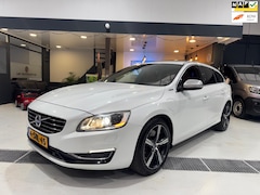 Volvo V60 - 2.4 D6 AWD Plug-In Hybrid Summum|Pano|Cam|Leder|Memory|Stoelverw|Nap