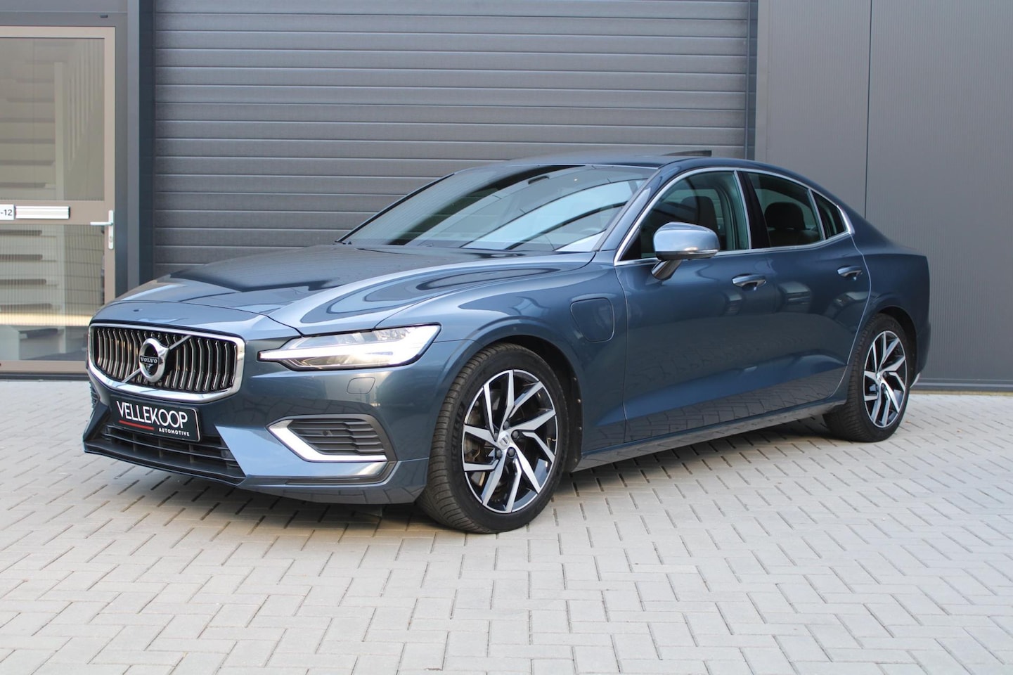 Volvo S60 - 2.0 Recharge T8 AWD Inscription | Trekhaak | Bowers/Wilkins | Head-up | Panoramadak - AutoWereld.nl