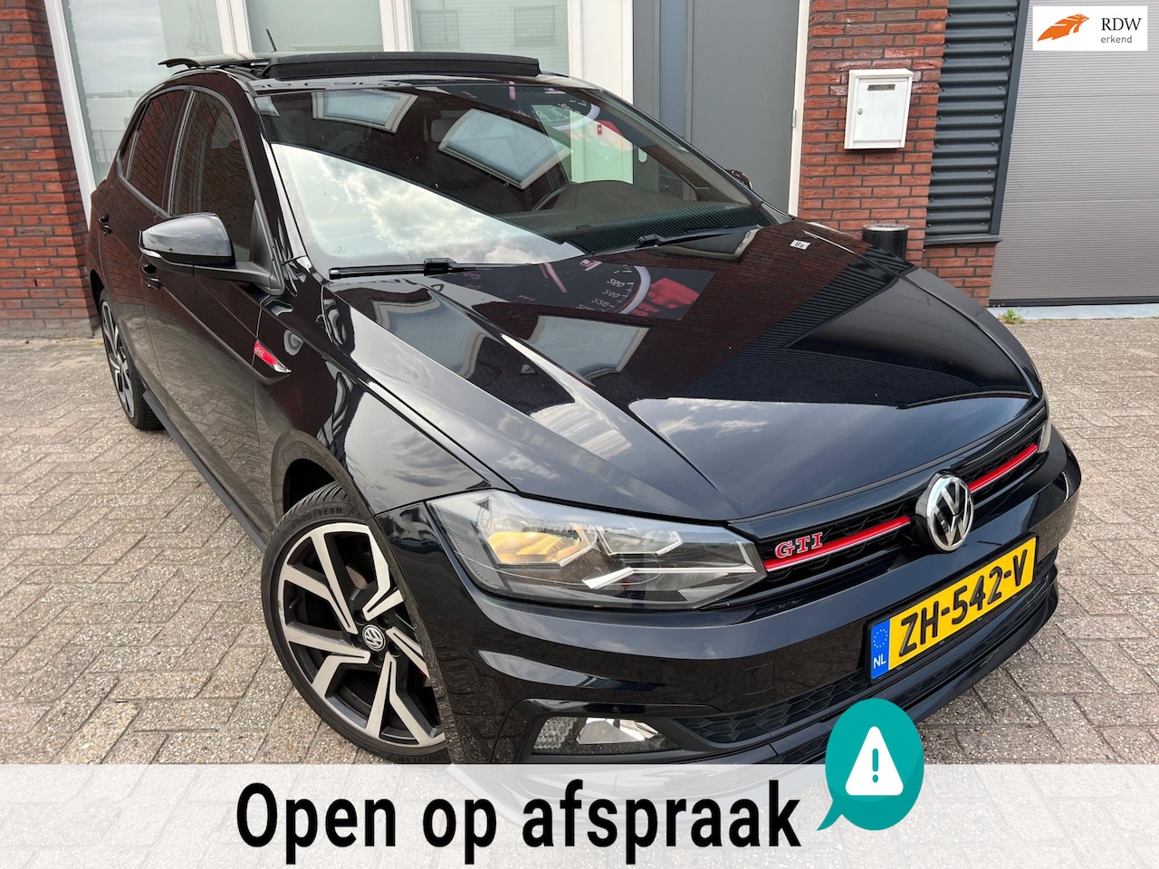 Volkswagen Polo - 2.0 TSI GTI / Pano / Carplay / Cruise / NAP / Navi / Clima - AutoWereld.nl