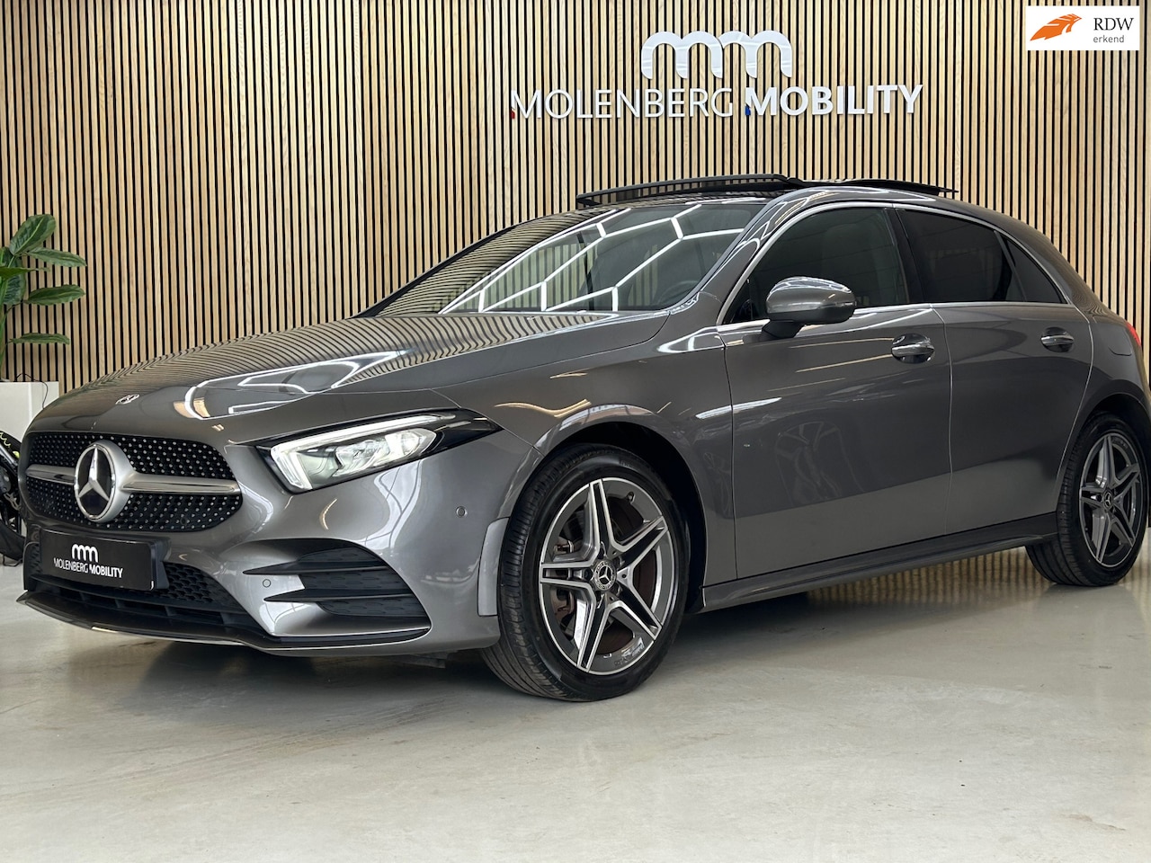 Mercedes-Benz A-klasse - A250e/Pano/ Keyless Entry - AutoWereld.nl