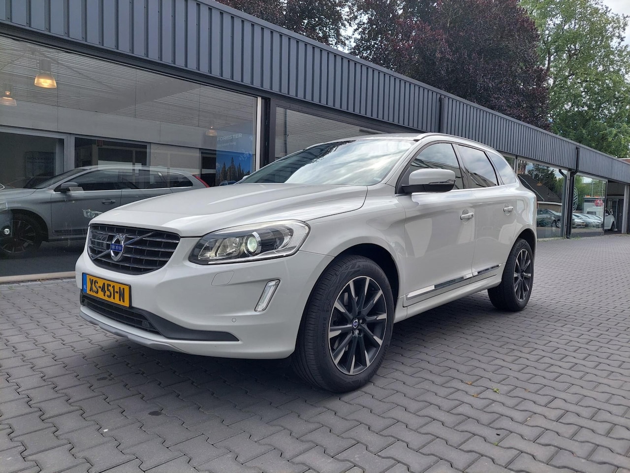 Volvo XC60 - 2.0 T5 FWD Summum Dealer oh Adaptieve Cruise Achteruitrijcamera Telefoon Electrisch verste - AutoWereld.nl