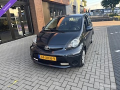 Toyota Aygo - 1.0 VVT-i Aspiration AUTOMAAT 48607KM NAP AIRCO DAGRIJVERLICHTING STUURSCHAKEL ELECTRISCH