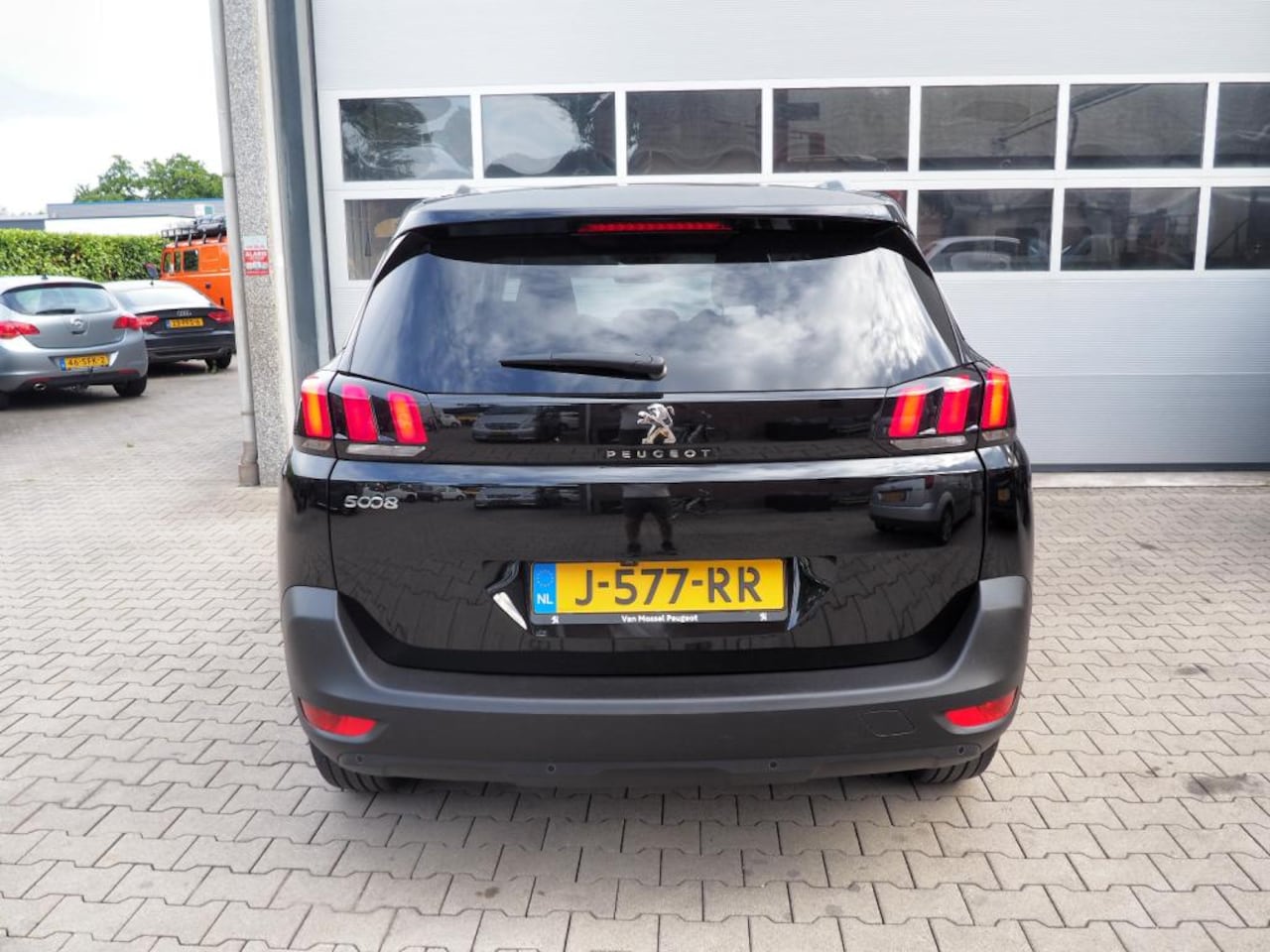 Peugeot 5008 - 1.2 Blue Lease Executive 7PERS. NL AUTO! CAMERA NAVI