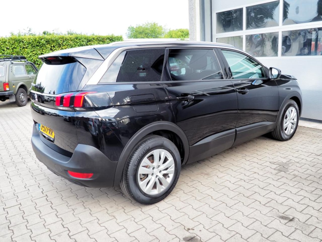 Peugeot 5008 - 1.2 Blue Lease Executive 7PERS. NL AUTO! CAMERA NAVI