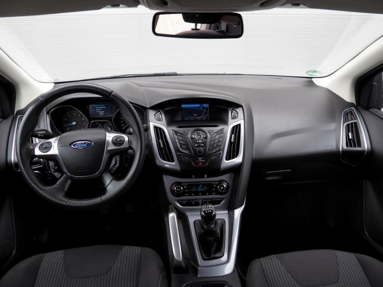 Ford Focus - 1.0 EcoBoost 100pk Titanium CLIMA CRUISE NAVI TREKHAAK