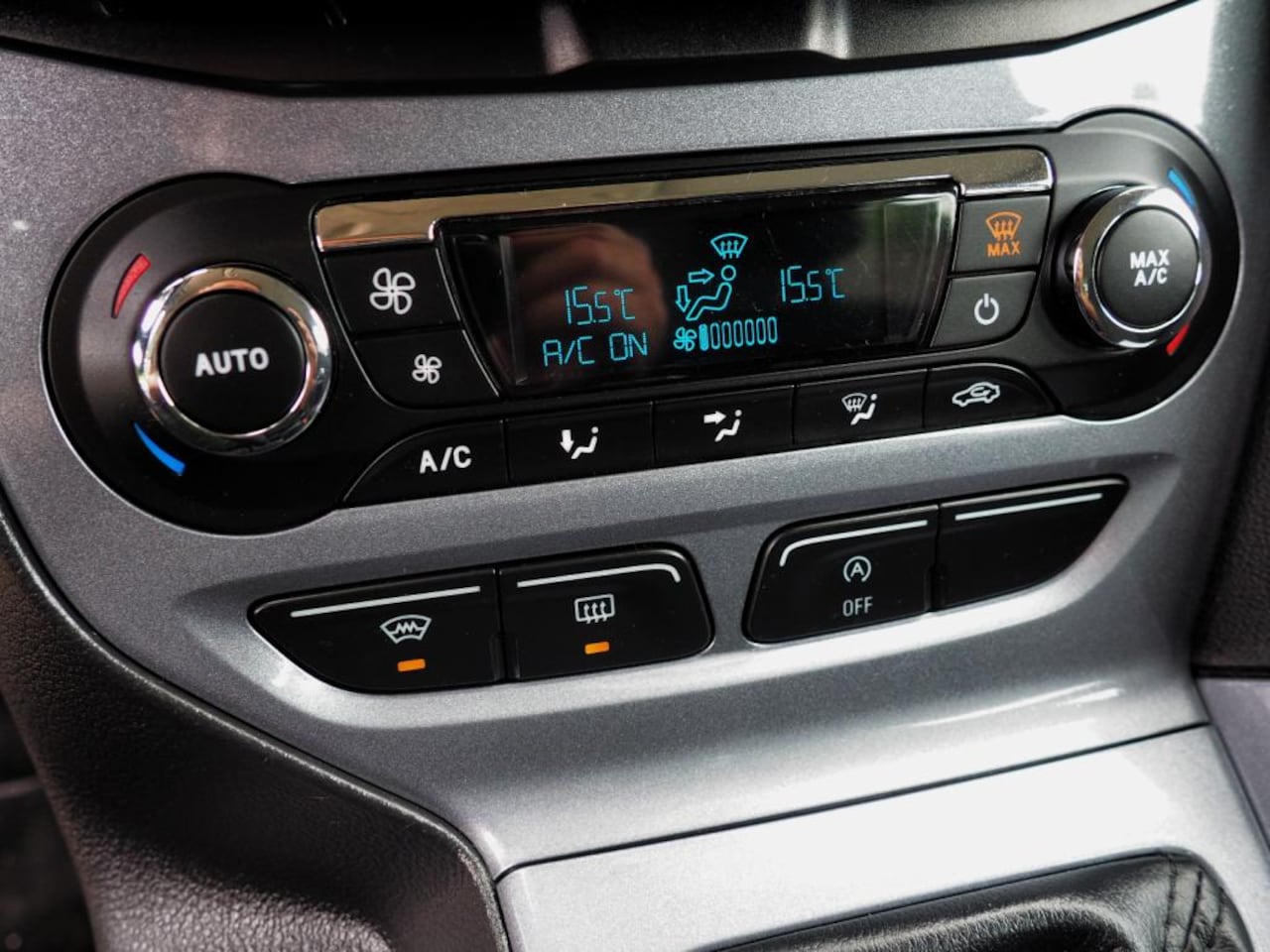 Ford Focus - 1.0 EcoBoost 100pk Titanium CLIMA CRUISE NAVI TREKHAAK