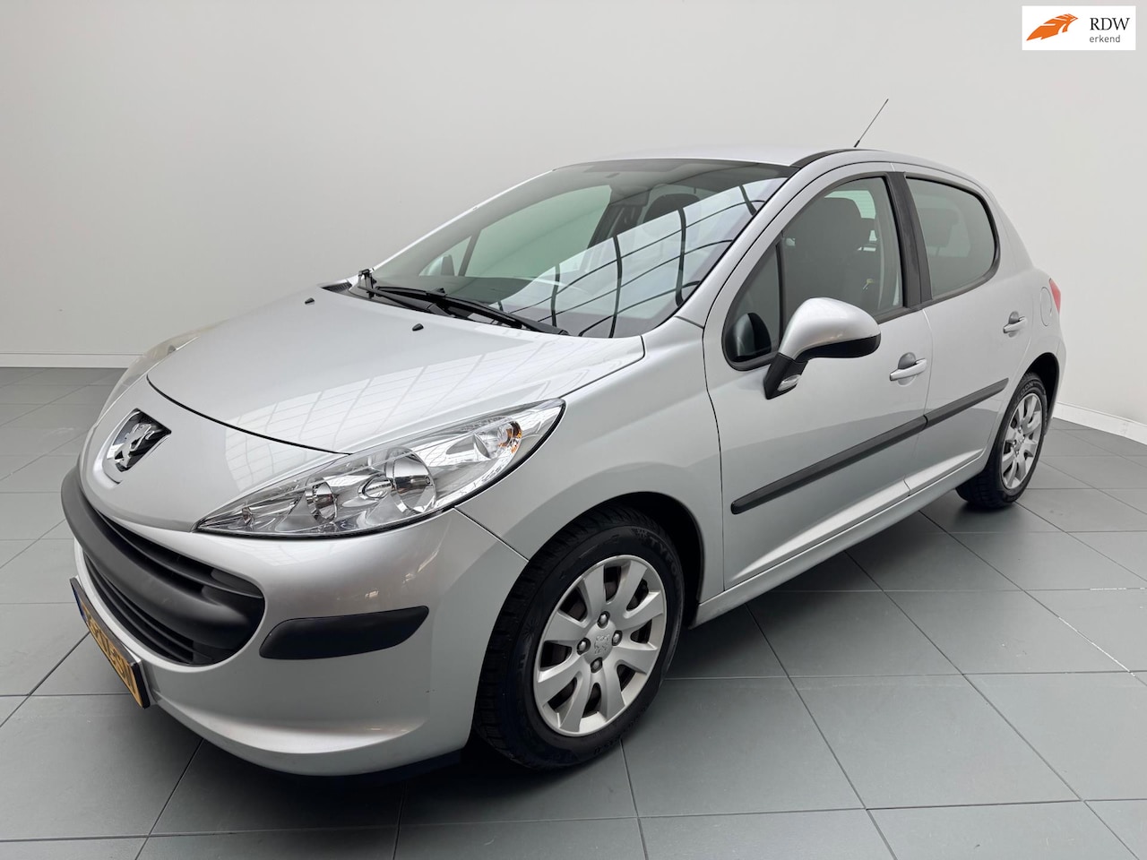 Peugeot 207 - 1.4-16V X-line 88 Pk 5 deurs Airco Nap - AutoWereld.nl