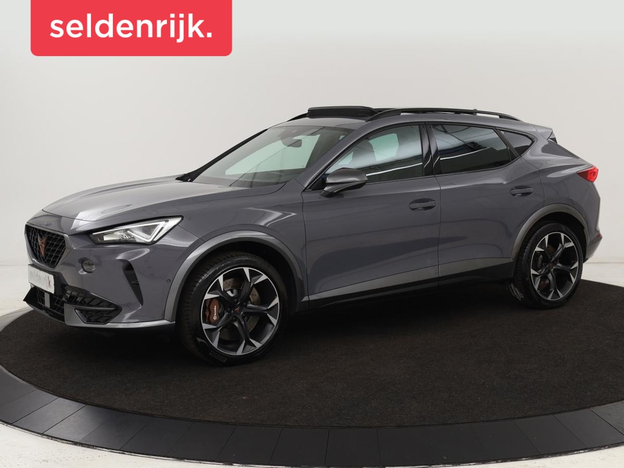 CUPRA Formentor - 2.0 TSI VZ | 310pk | Panoramadak | Leder | Trekhaak | Stoel & stuurverwarming | Carplay | - AutoWereld.nl