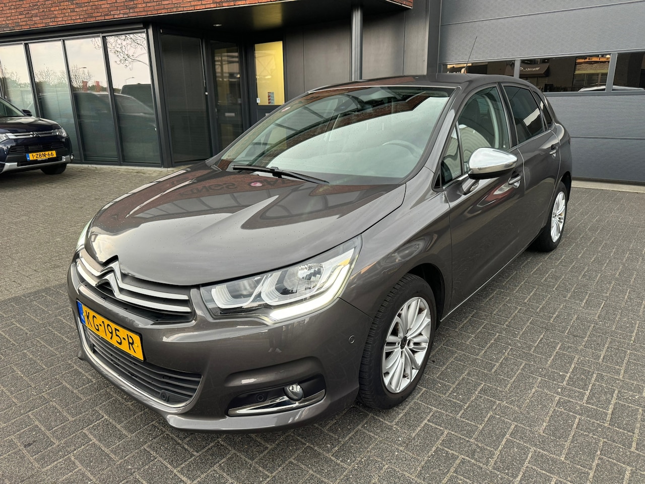 Citroën C4 - 1.2 PureTech Feel AUTOMAAT CLIMA PDC ORIG NL NAP - AutoWereld.nl