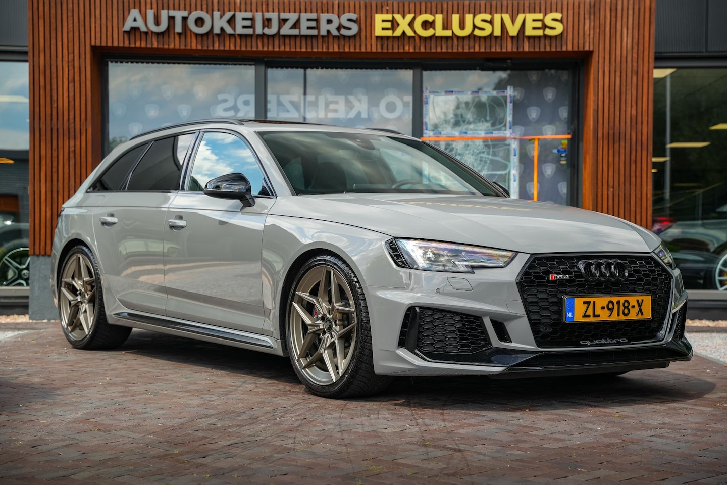 Audi A4 Avant - 2.9 TFSI RS 4 quattro Panoramadak B&O Keramisch Leer ACC Camera - AutoWereld.nl