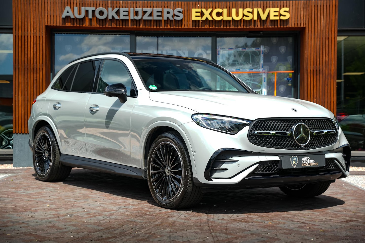 Mercedes-Benz GLC-klasse - 220d 4MATIC AMG Line Panodak ACC Memory Trekhaak Ambient Keyless - AutoWereld.nl