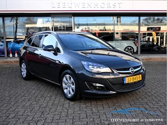 Opel Astra Sports Tourer - 1.4 Turbo Blitz, navi, airco, cruise, PDC, trekhaak, NL-auto