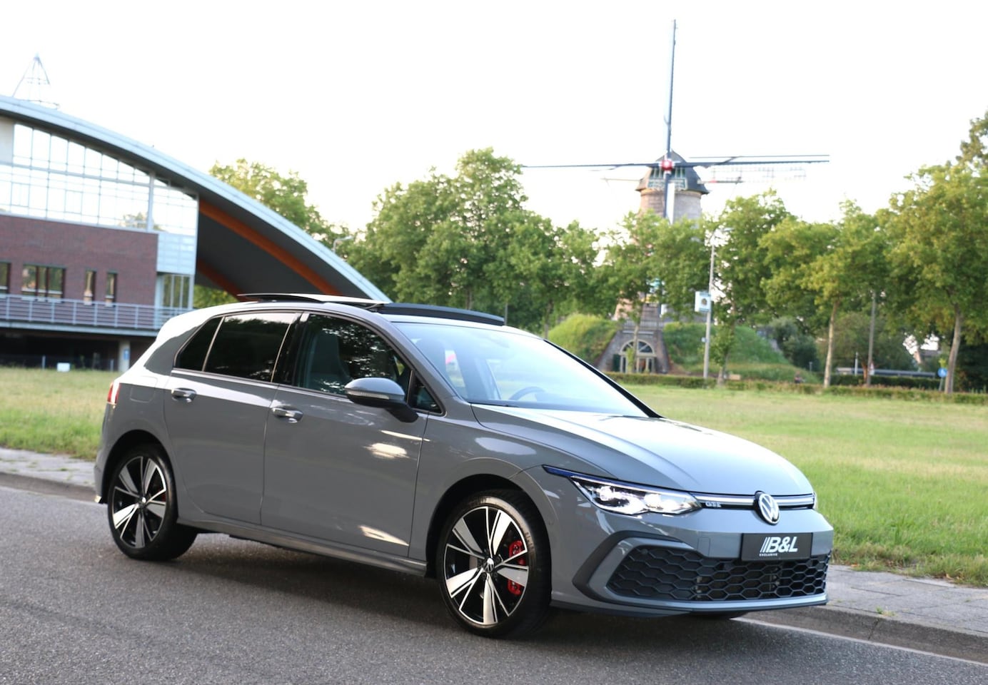 Volkswagen Golf - 1.4 eHybrid GTE Aut DSG PHEV Nardo Grey 5-D Panoramadak Trekhaak Matrix Adap. Cruise. Came - AutoWereld.nl
