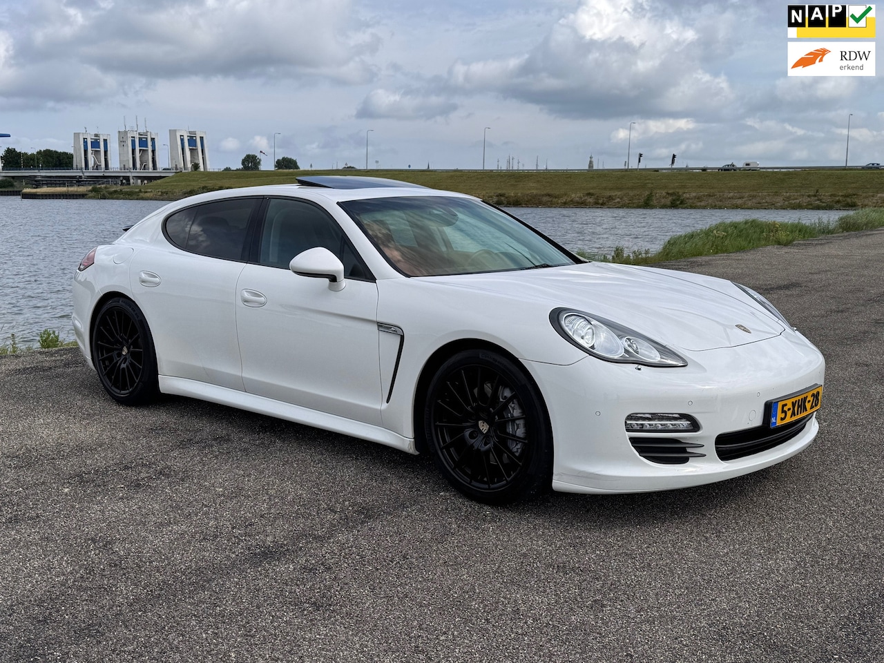 Porsche Panamera - 3.6 4 Porsche Panamera 3.6 4 Sport Chrono PDK uitvoering - AutoWereld.nl