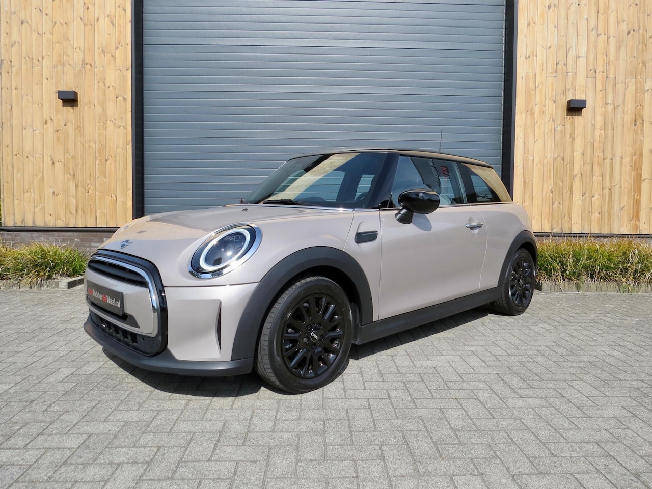 MINI Cooper - 1.5 Classic automaat *Carplay *Cruise *Unieke kleur - AutoWereld.nl
