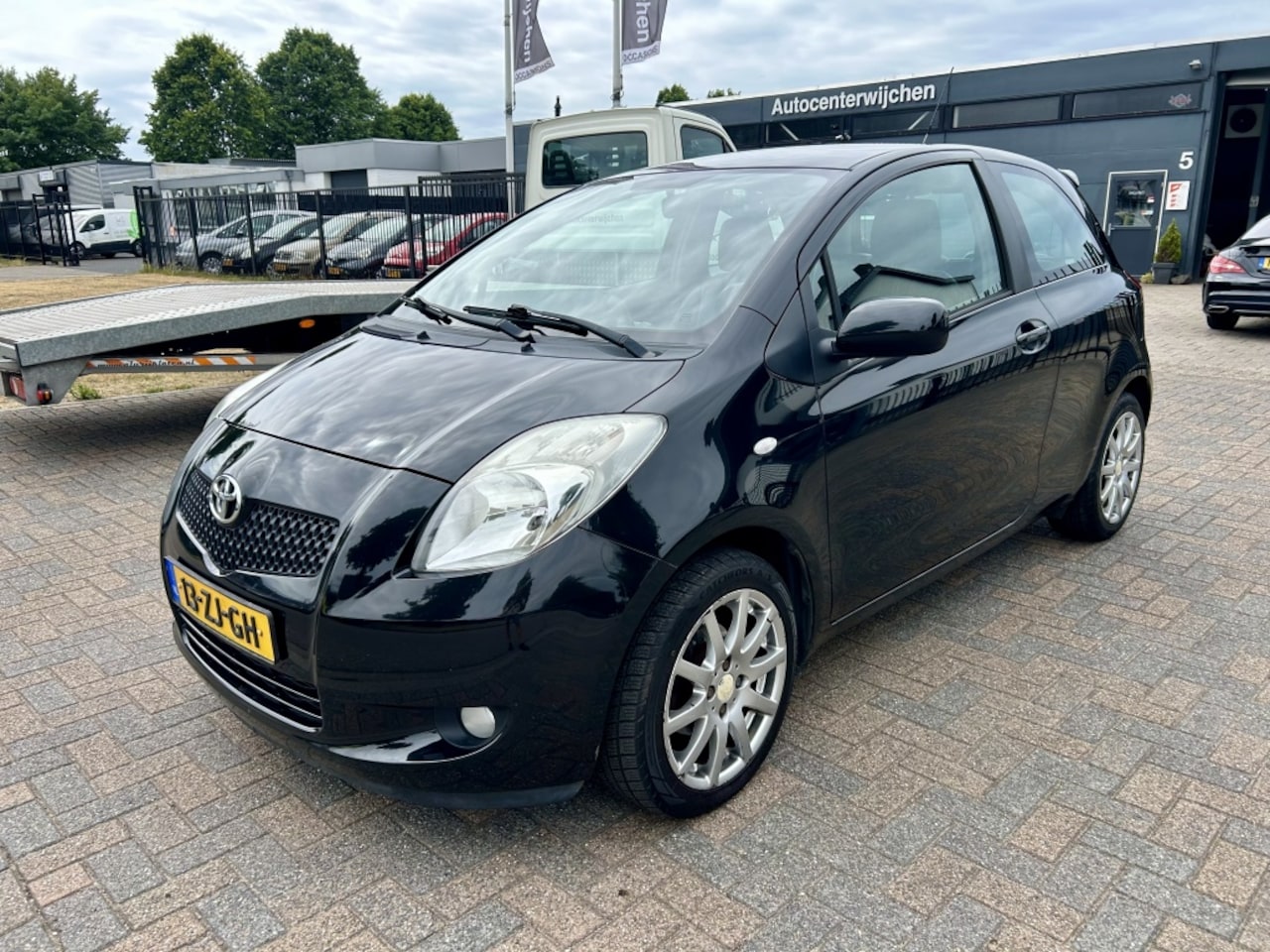 Toyota Yaris - 1.3 VVTi - Leder - Airco - S-line - AutoWereld.nl