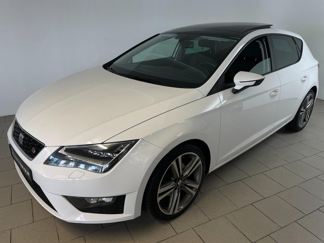 SEAT Leon - 1.4 TSI FR 140PK PANO AIRCO CLIMA STOELVERW BLUETOOTH VELGEN SPORT INT ZEER NETTE AUTO - AutoWereld.nl