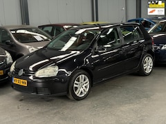 Volkswagen Golf - 1.6 FSI Optive APK NAP 6 Bak