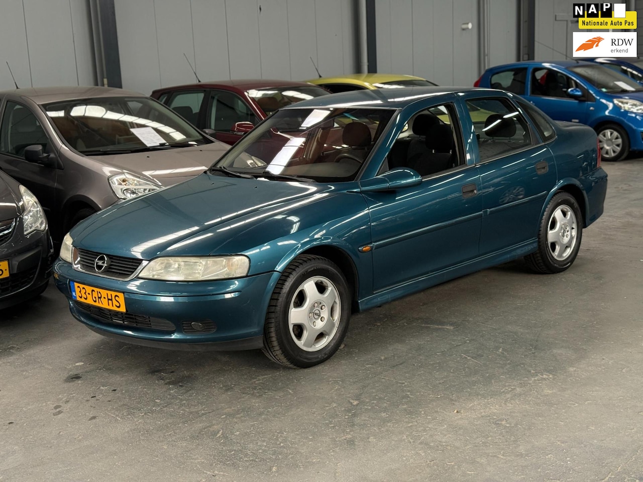 Opel Vectra - 1.6-16V Business Edition APK NAP - AutoWereld.nl