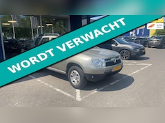 Dacia Duster - 1.6 Lauréate 105pk 2wd 1e eigenaar Airco Trekhaak 1200kg