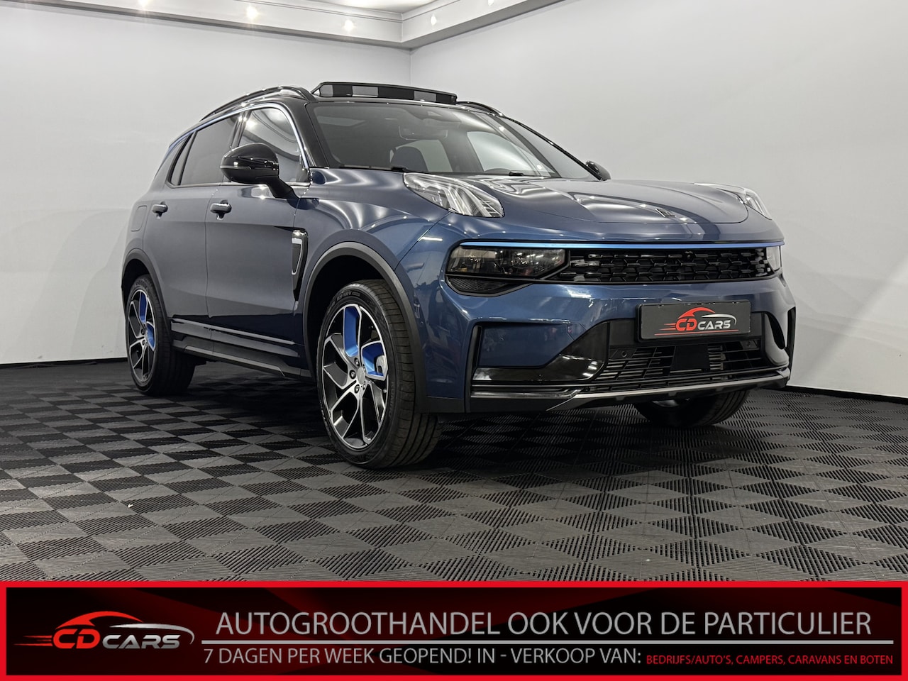 Lynk & Co 01 - 1.5 Pano, 360 Camera, Navi, Keyless start, Stoelverwarming, Elektrische achterklep, 3 jaar - AutoWereld.nl