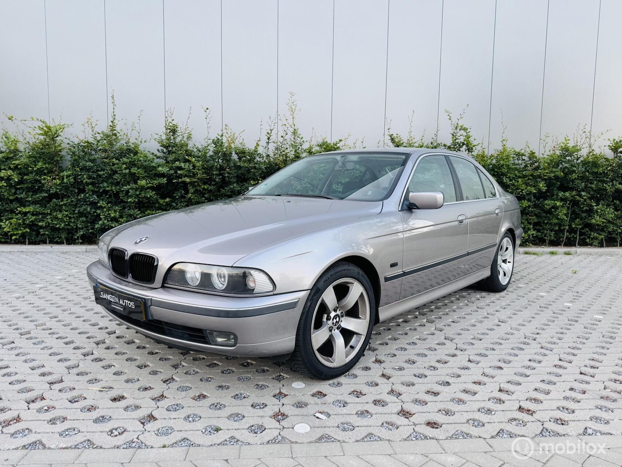 BMW 5-serie - 520i Executive Airco 19 inch Nw apk Trekhaak - AutoWereld.nl