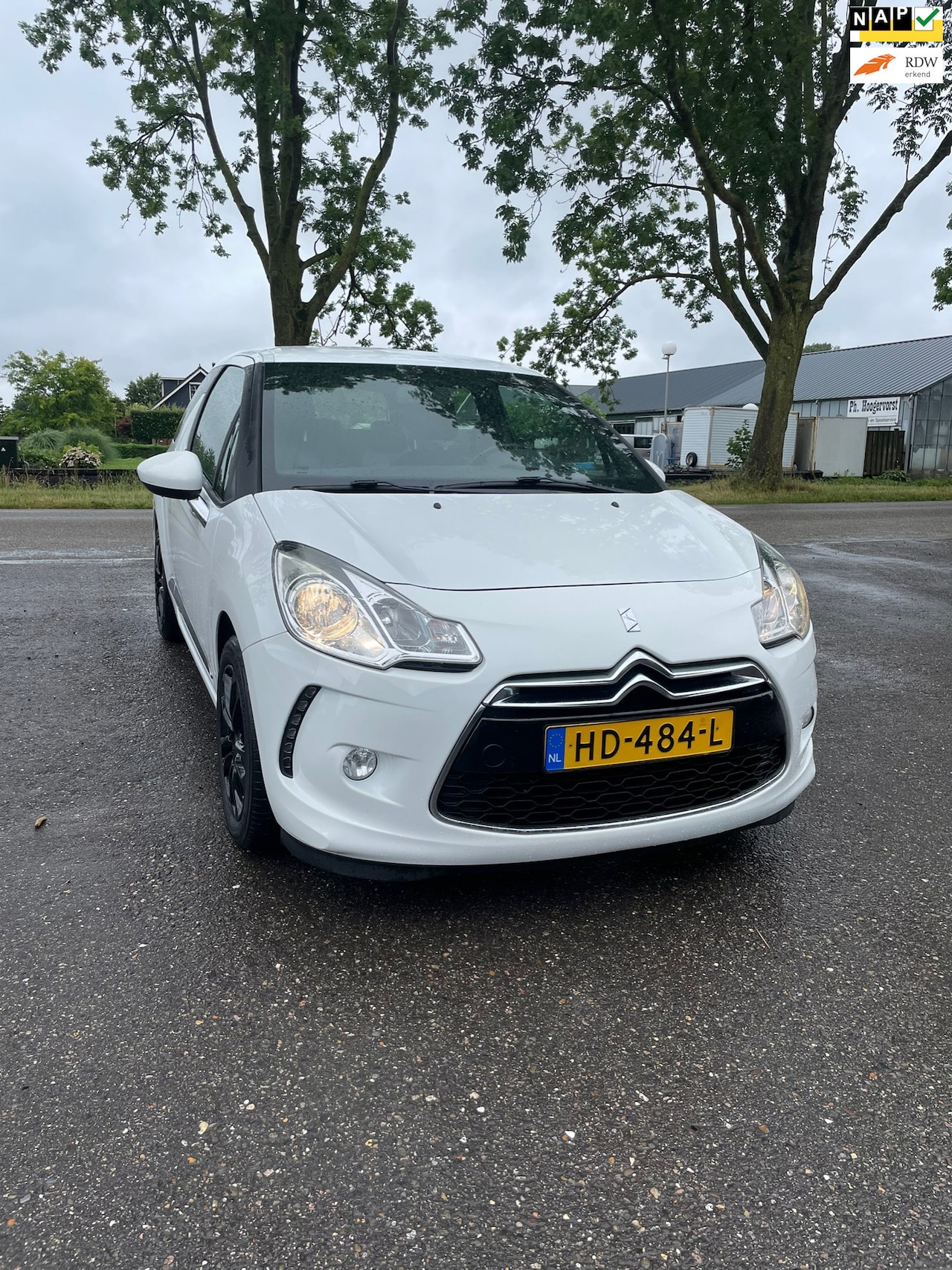 DS 3 - 1.2 PureTech So Chic AUTOMAAT LAGE KILOMETERS - AutoWereld.nl