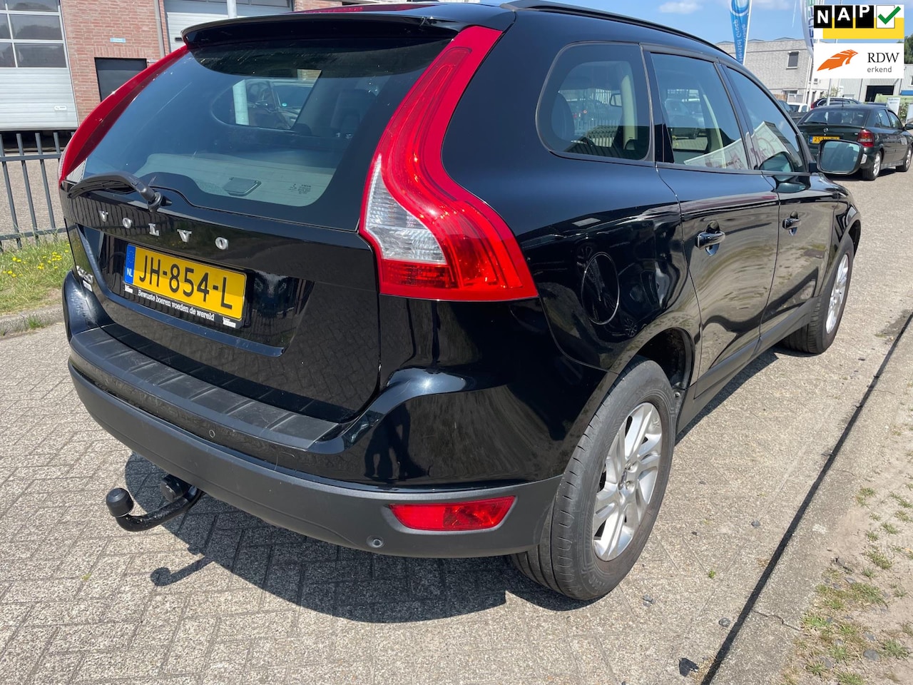 Volvo XC60 - 2.0 D3 Summum 5 cylinder Prijs export €9900 - AutoWereld.nl