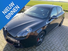 Alfa Romeo Giulietta - 1.4 Turbo MultiAir Super 170 PK. 18 inch 8C velgen. Navigatie. Nero Etna