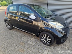 Peugeot 107 - 1.0-12V Urban Move