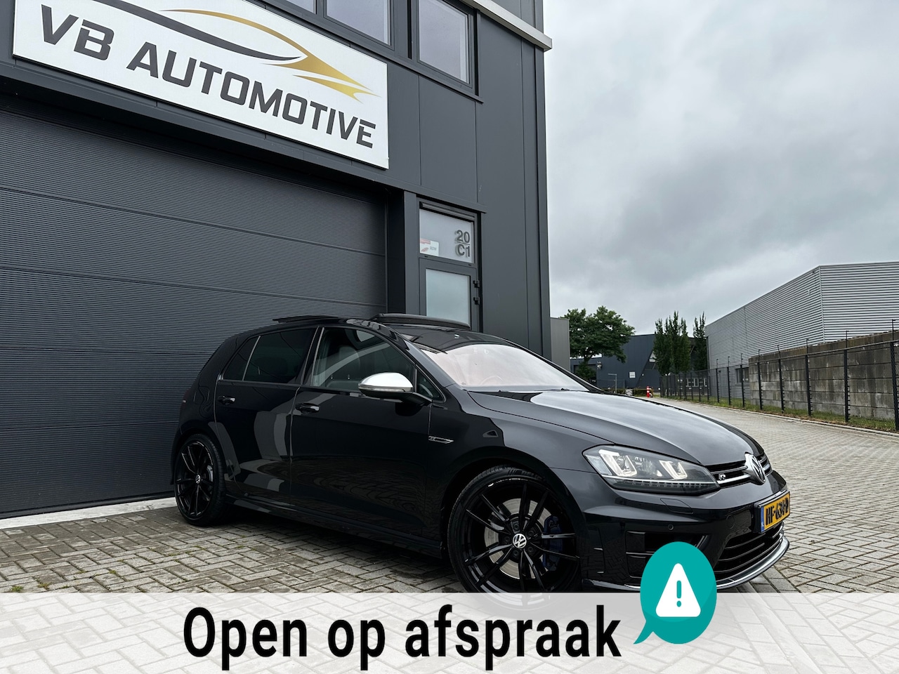 Volkswagen Golf - 7 2.0 TSI R 4Motion DSG | Pano | Leer | Adaptive Cruise | Lane Assist | Ketting 140dkm Ver - AutoWereld.nl