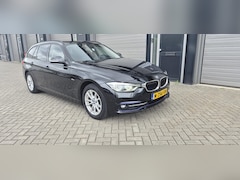 BMW 3-serie Touring - 318d Sport Line AUT*190PK*Harman Kardon*Clima*Navi*Stoelverwarming enz