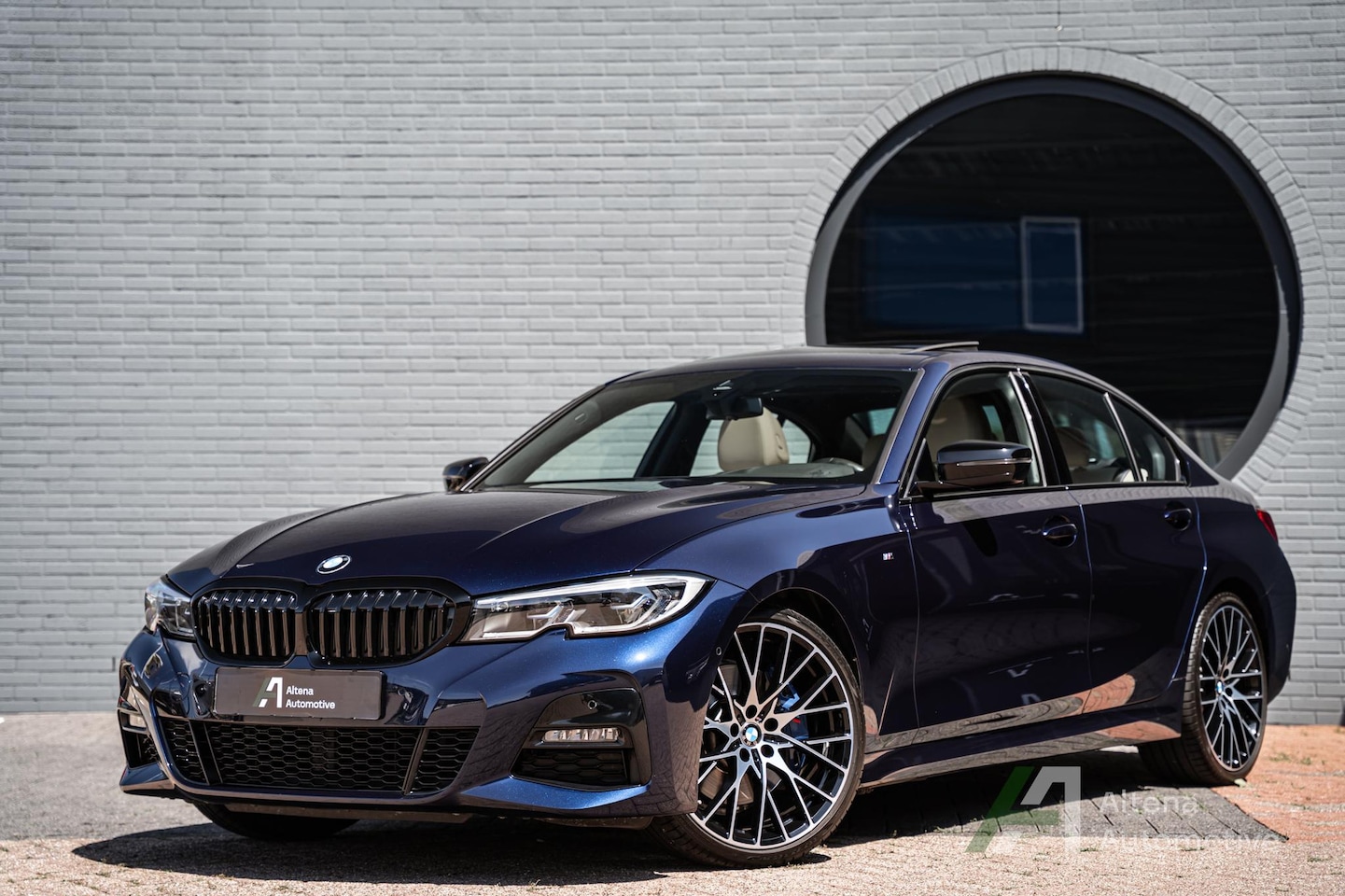 BMW 3-serie - 320i High Executive Edition 20 inch, schuifdak, headup, Harman kardon, Laser, comfort acce - AutoWereld.nl