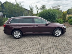 Volkswagen Passat Variant - 1.6 TDI Connected Series Nette auto en erg zuinig Voor nog jaren rijplezier
