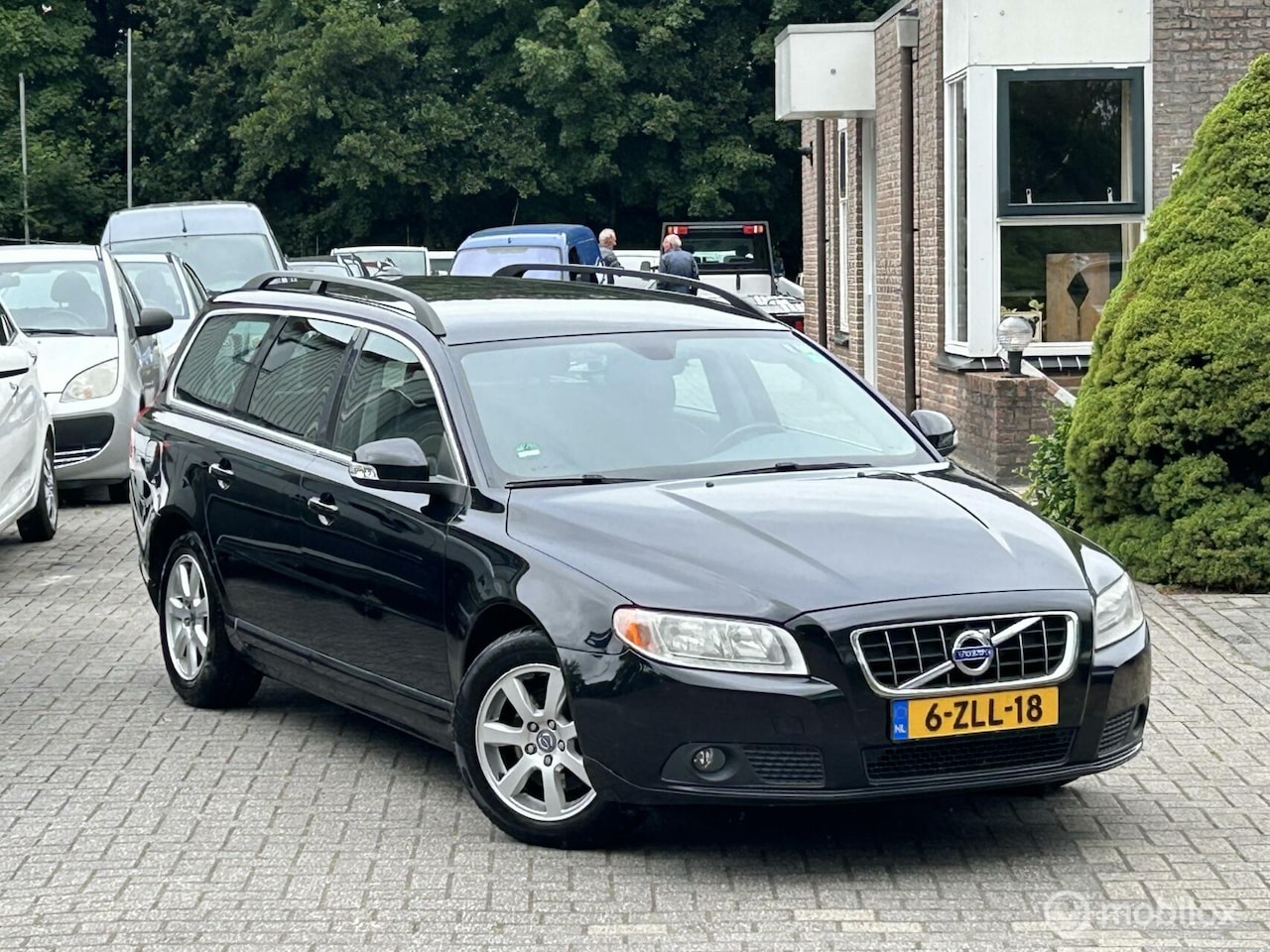Volvo V70 - 1.6D DRIVe Momentum | Clima | Cruise | Trekhaak - AutoWereld.nl