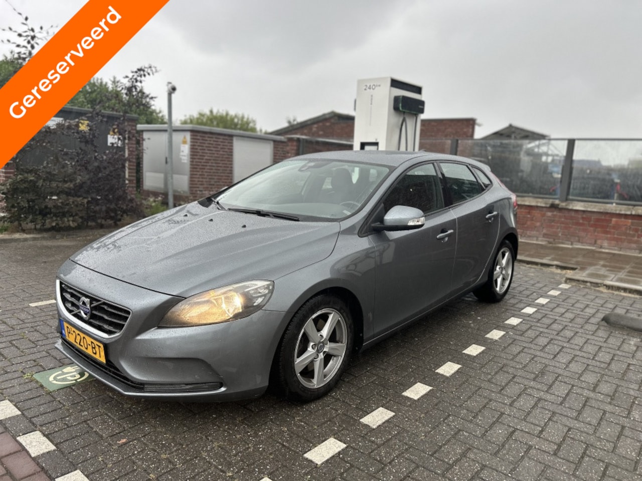 Volvo V40 - 1.6 D2 Summum AUT LUXE EXPORT - AutoWereld.nl