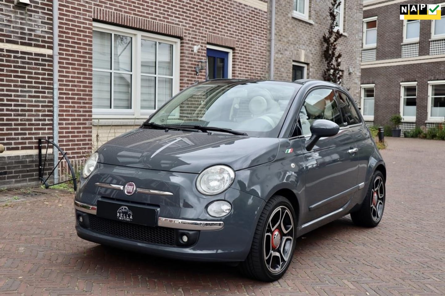 Fiat 500 C - 1.2 Lounge | Dualogic Automaat | Cabrio | Interscope | Automatische Airco | Bouwjaar: 2011 - AutoWereld.nl