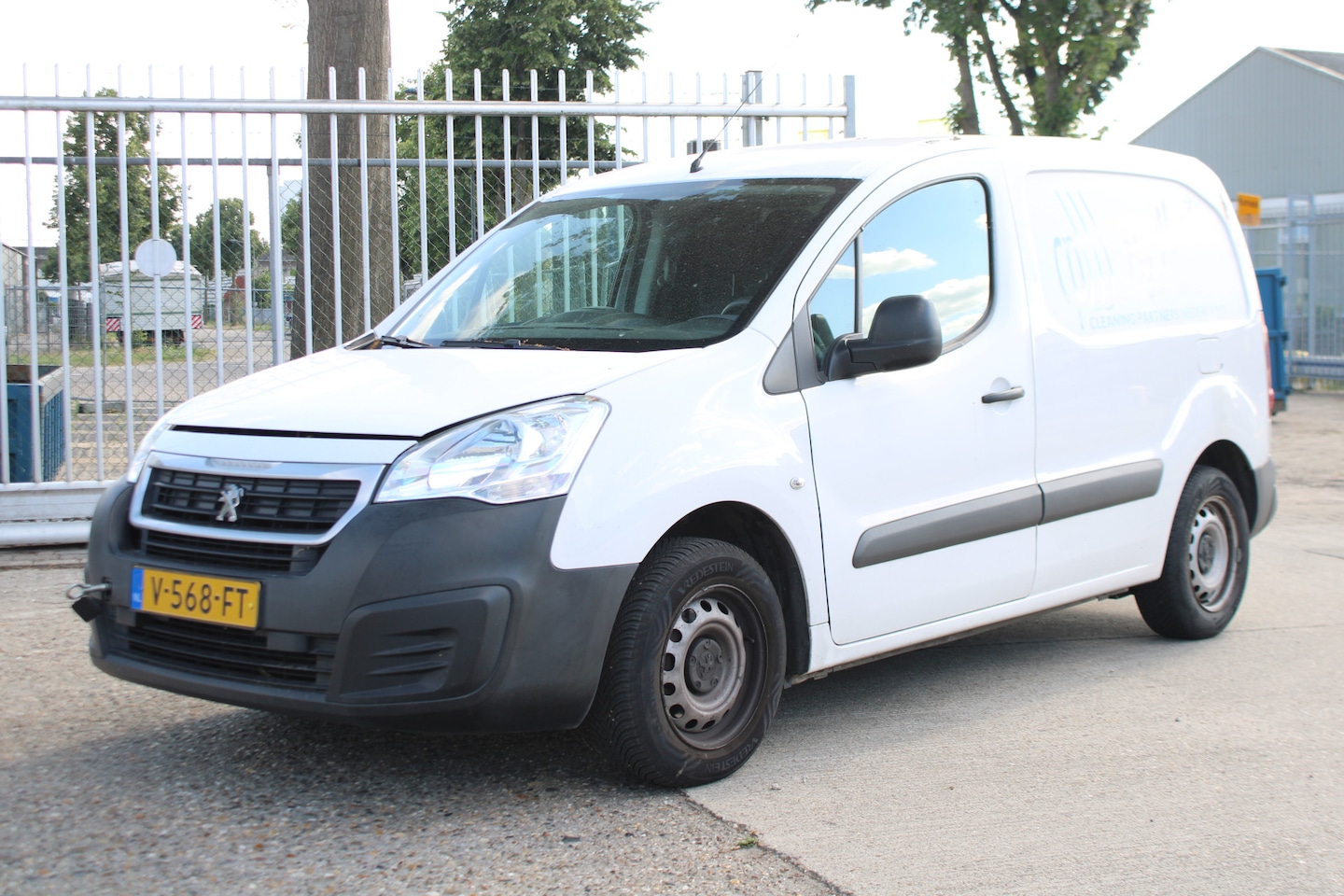 Peugeot Partner - 120 1.6 BlueHDi 75 L1 XR 120 1.6 BlueHDi 75 L1 XR - AutoWereld.nl