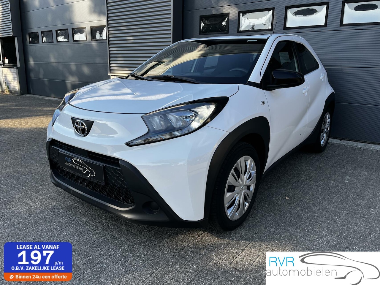Toyota Aygo X - 1.0 VVT-i MT Business 1.0 VVT-i MT Business - AutoWereld.nl