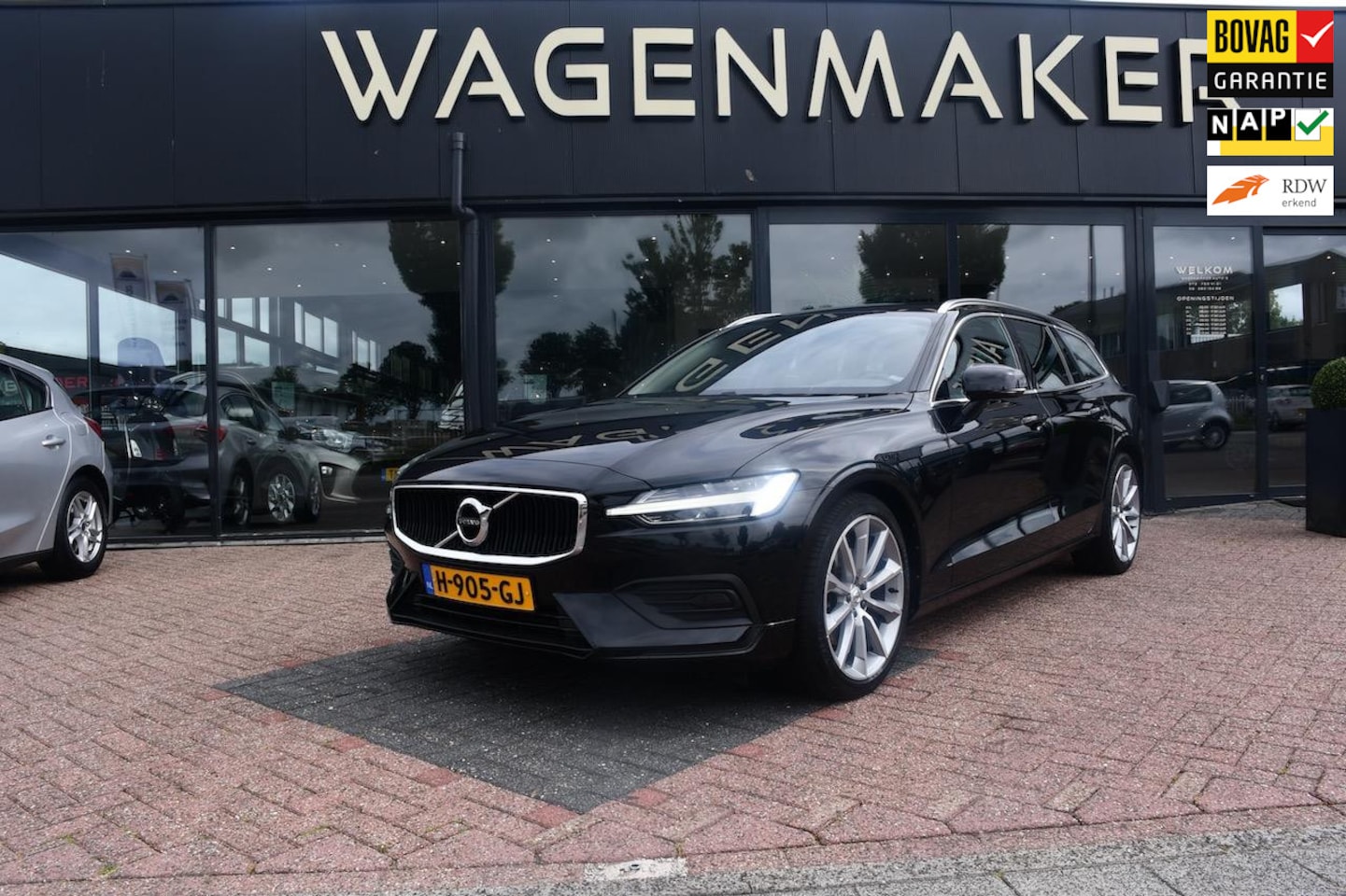 Volvo V60 - 2.0 T4 Momentum Pro AUT|NAVI|Cam|ACC|DealeroH - AutoWereld.nl
