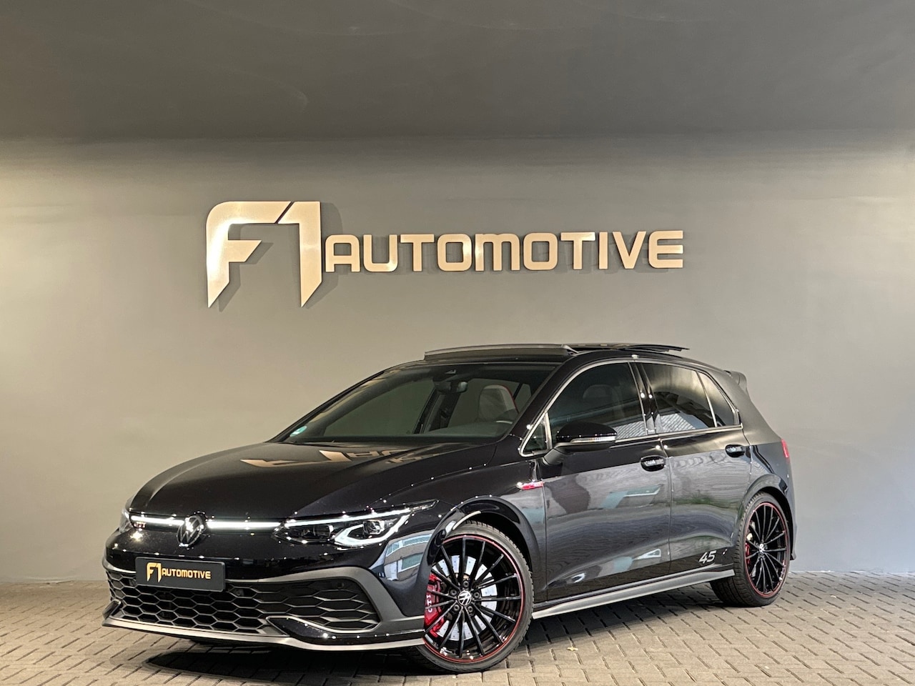 Volkswagen Golf - 2.0 TSI GTI Clubsport 45 Jahre Pano|Akrapovic - AutoWereld.nl