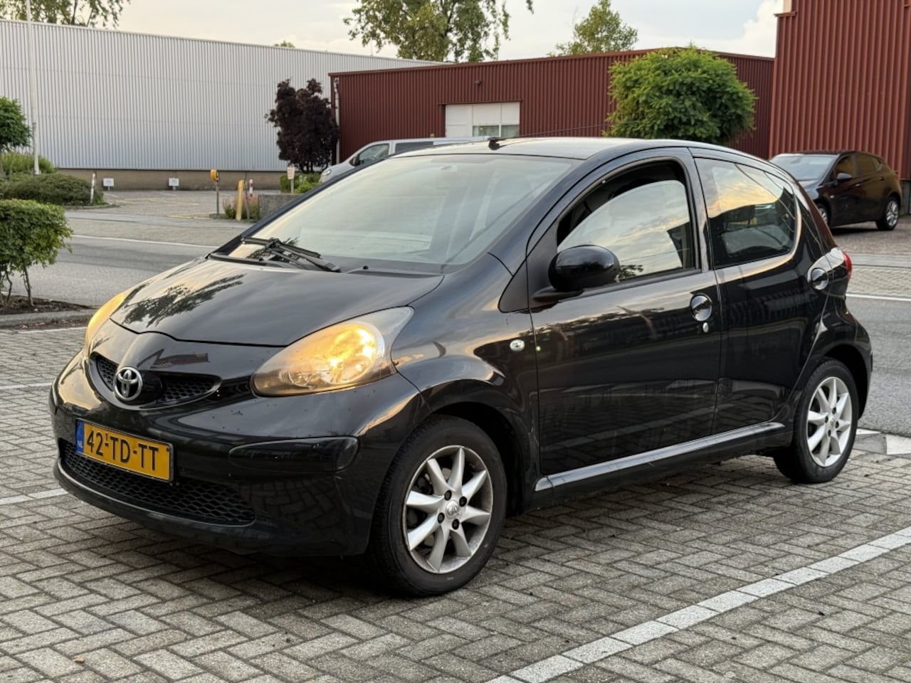 Toyota Aygo - 1.0 Benzine 5 Deurs Elektr. Ramen Weinig KM - AutoWereld.nl